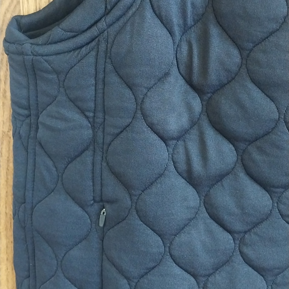 Kirkland NWT Women's Quilted Vest Size Small Black 2-Way Stretch Zipper Pockets - Picture 6 of 11